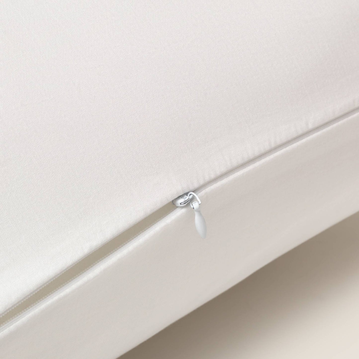 Square cushion cover organic cotton 180 thread count Besto