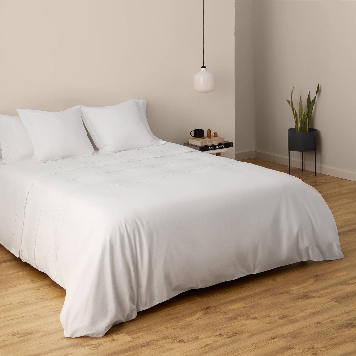 180-thread-count cotton duvet cover with lace details Lalace