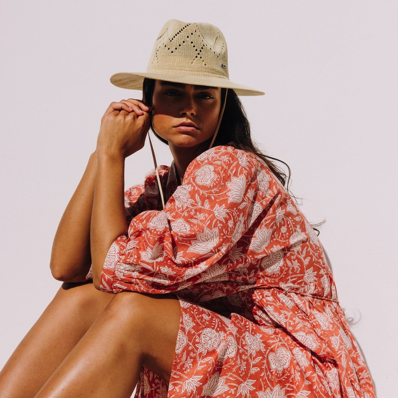 Wide-brim perforated hat Tradi