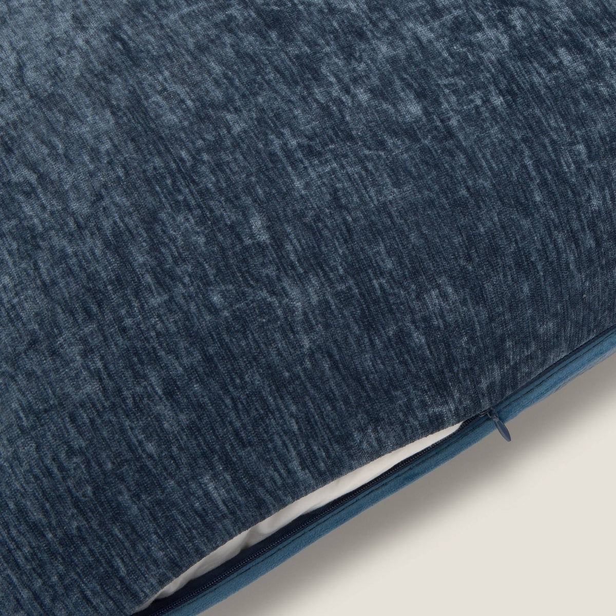 VELNU-COJIN-A AZUL-2