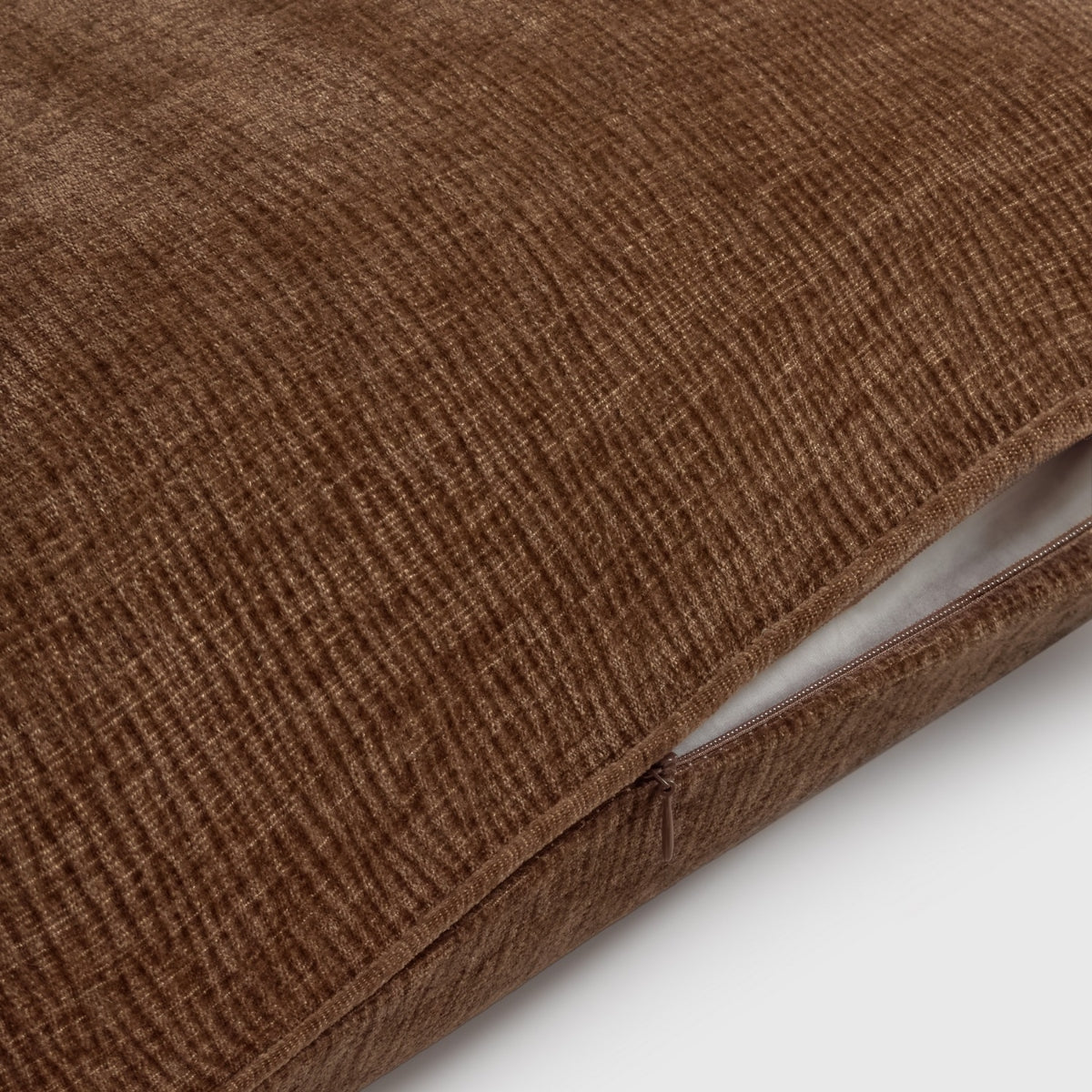 VELUTI-COJIN-A MARRON-1