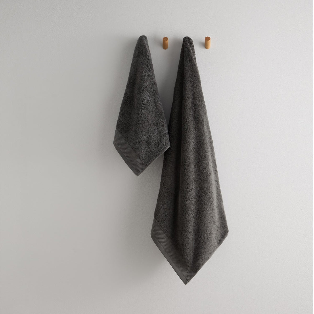 NILO-TOALB-A GRIS OSCURO-1
