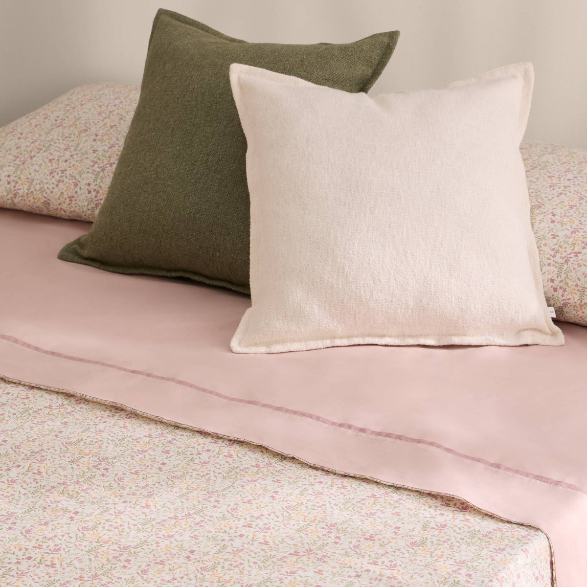 LALAPAT-SABAN-A ROSA-1