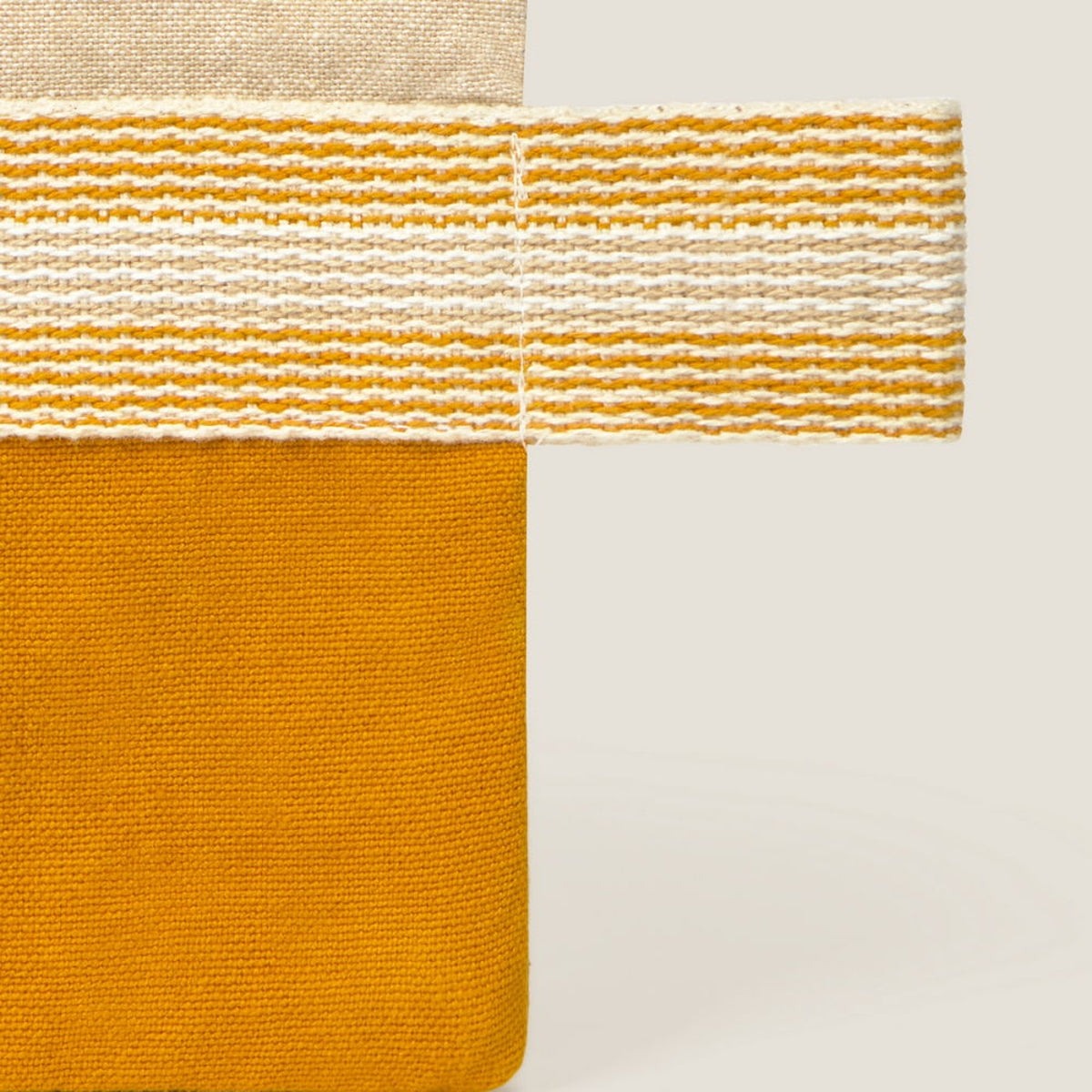 GEM-NECES-A AMARILLO-1