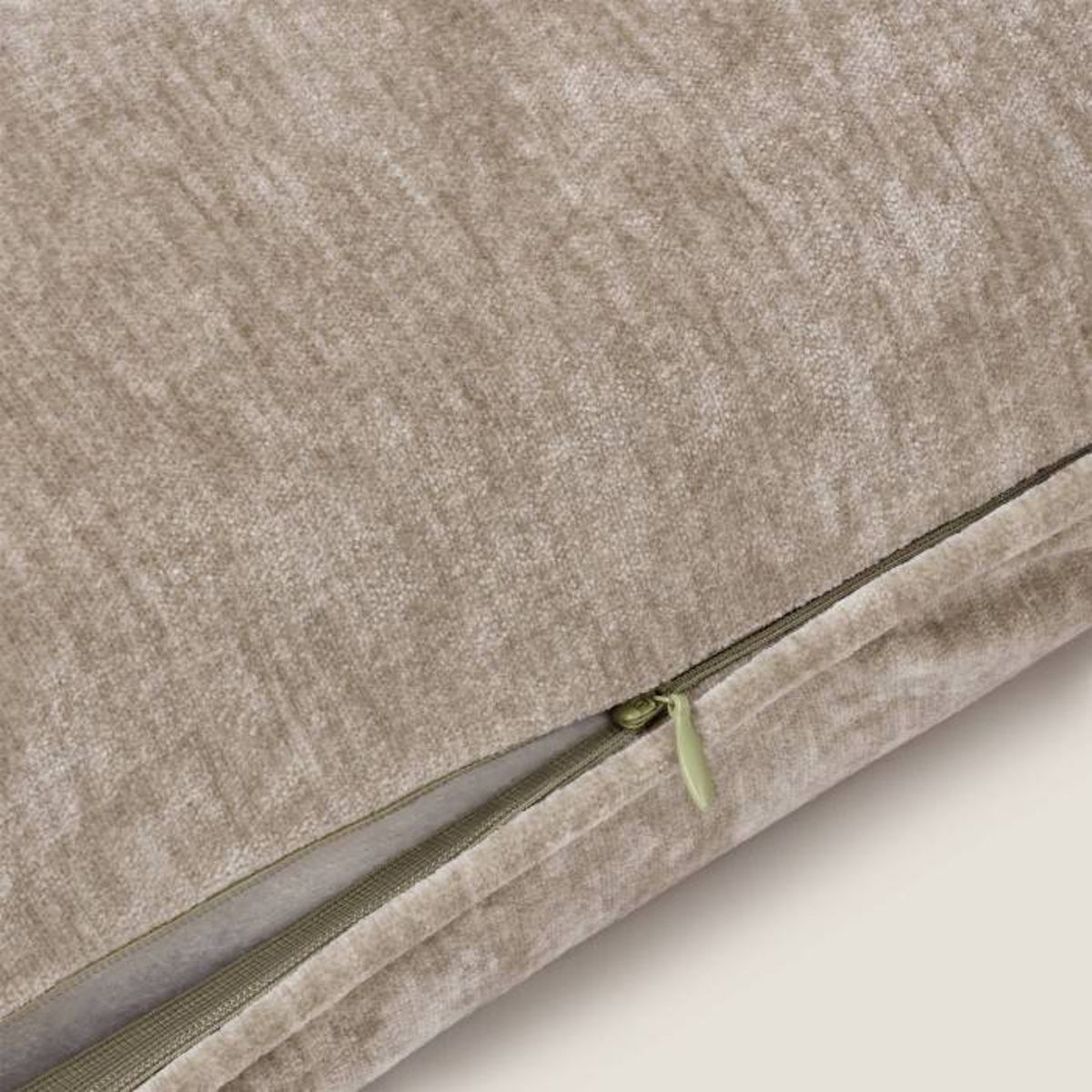 VELVI-COJIN-A GRIS PIEDRA-3