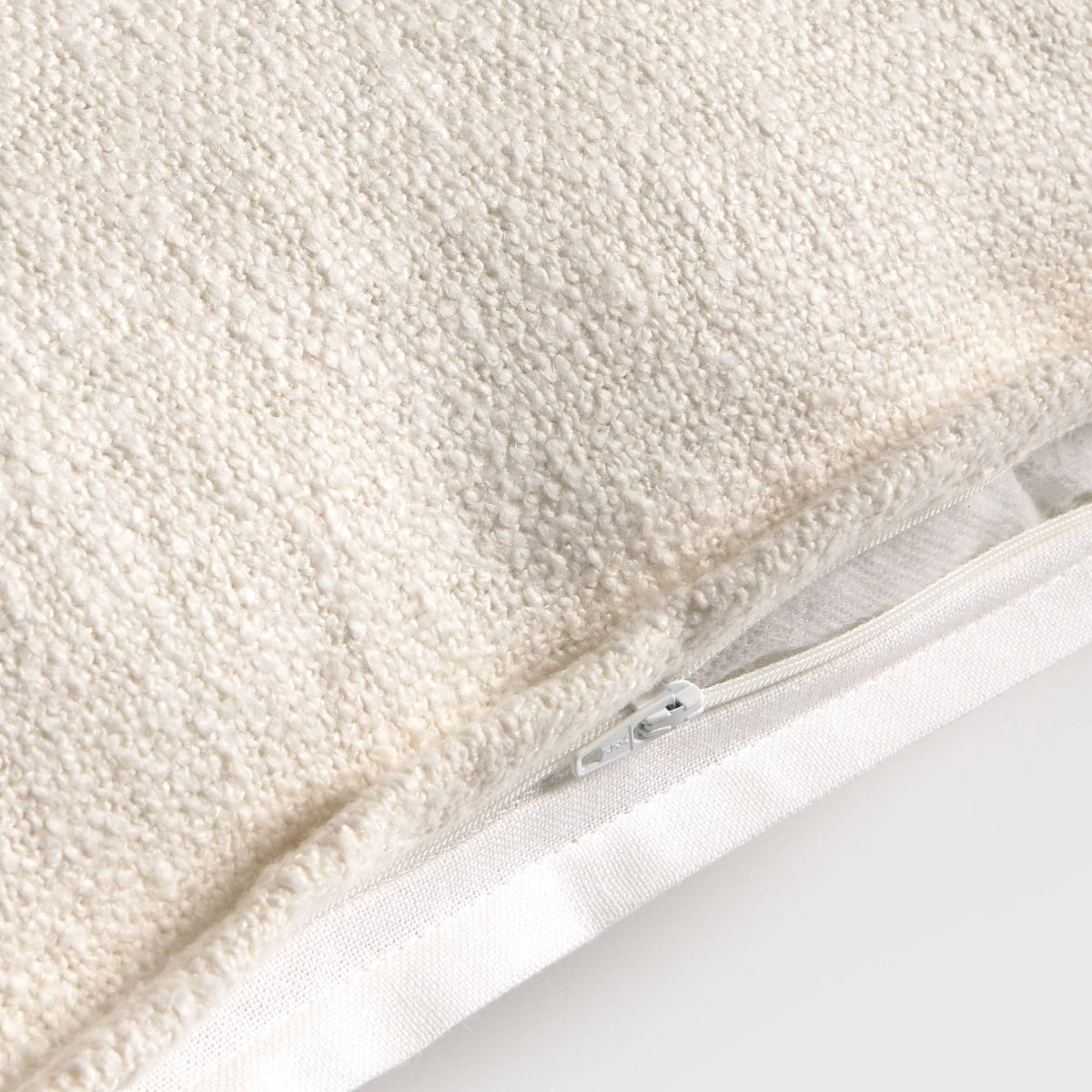 TEXCOLCU-COJIN-A BLANCO-2